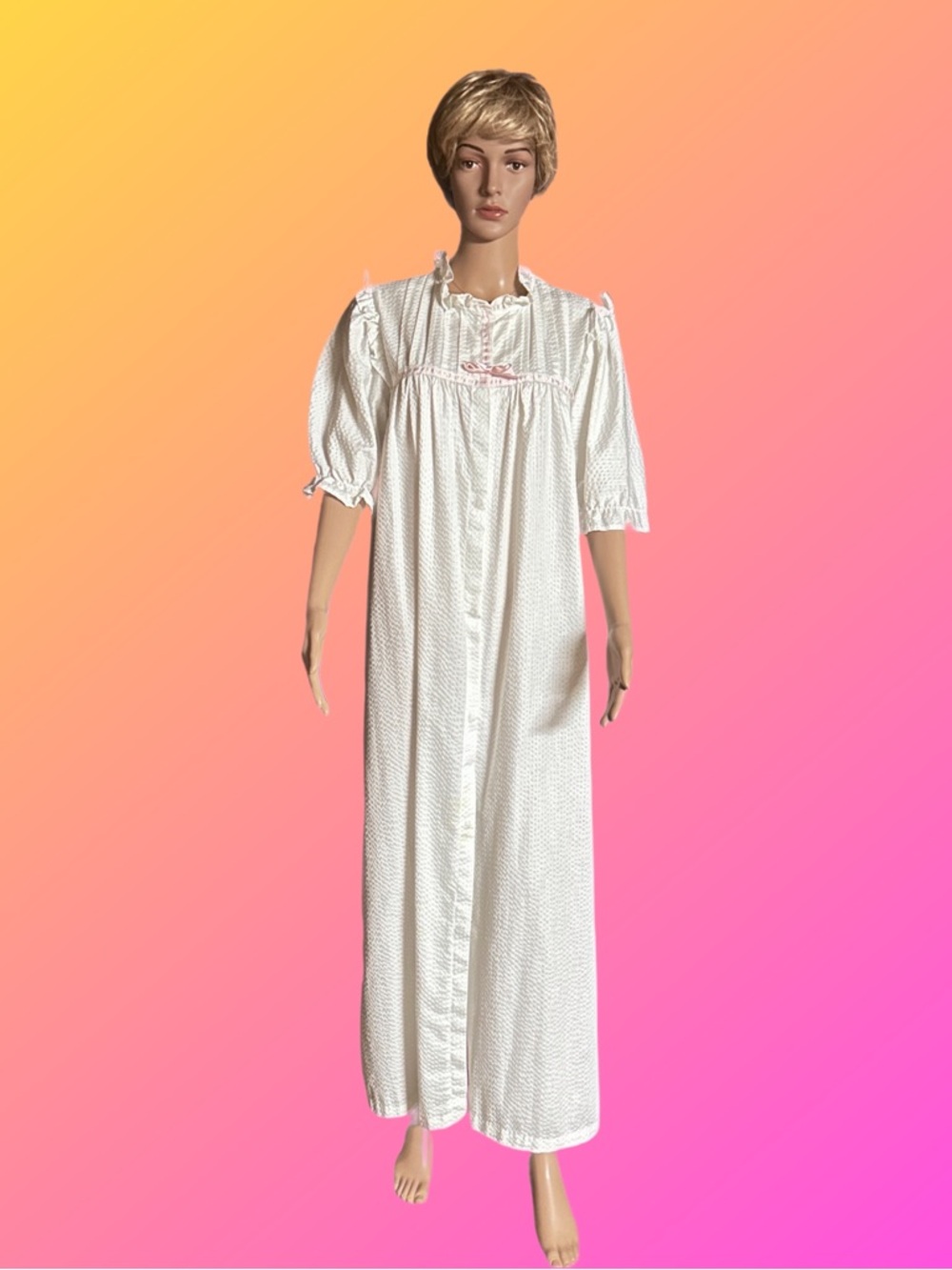 Tiffany Loungewear ~ Vintage (70 ’s) ~ USA ~ Large ~ White W/Pink Ribbons ~ Robe